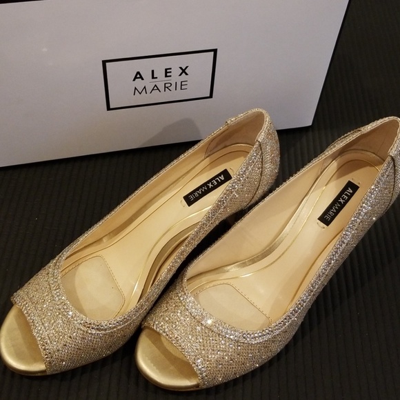 Shoes - Picture 4 of 4